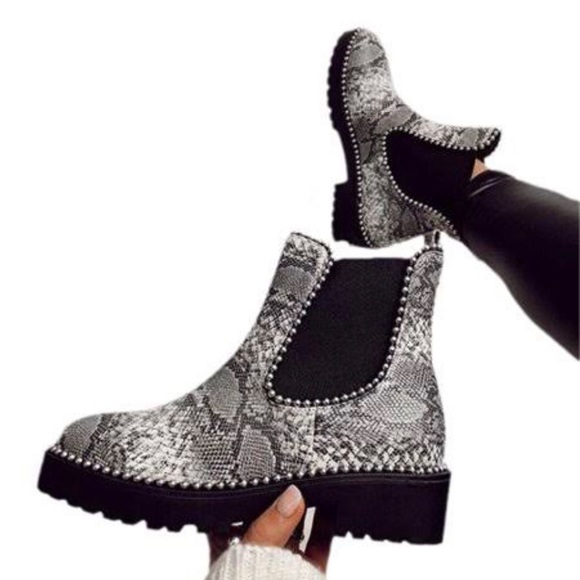 Womens Slip on Snake Print Platform Boots - Picture 1 of 5
